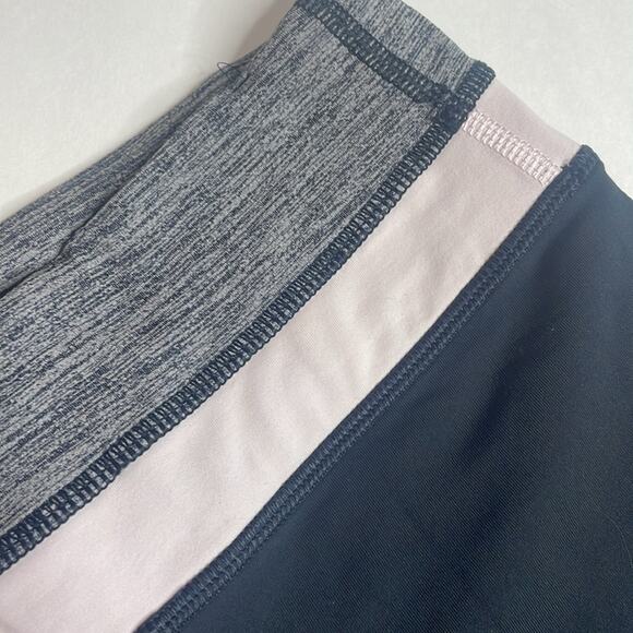 Lululemon inspire run crop black and white capri leggings - Picture 3 of 11